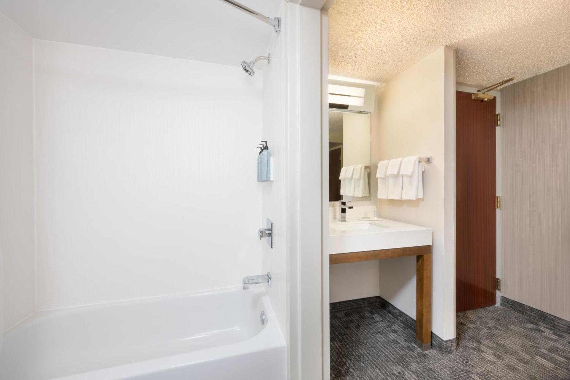 Courtyard Greenville-Spartanburg Airport Ngoại thất bức ảnh